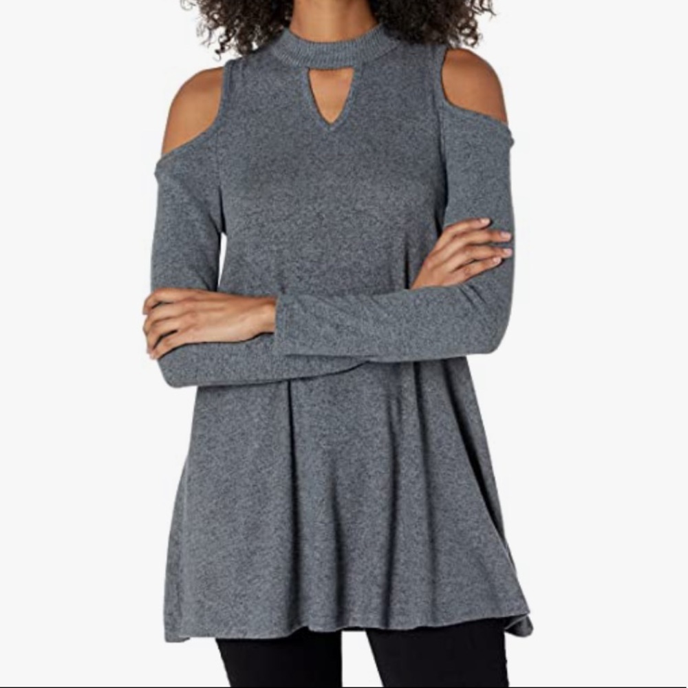Mock turtleneck heather gray cold shoulder sweater with keyhole cutout size S